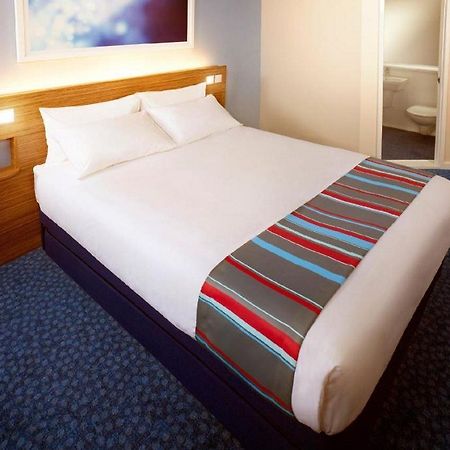 Travelodge Cardiff M4 מראה חיצוני תמונה