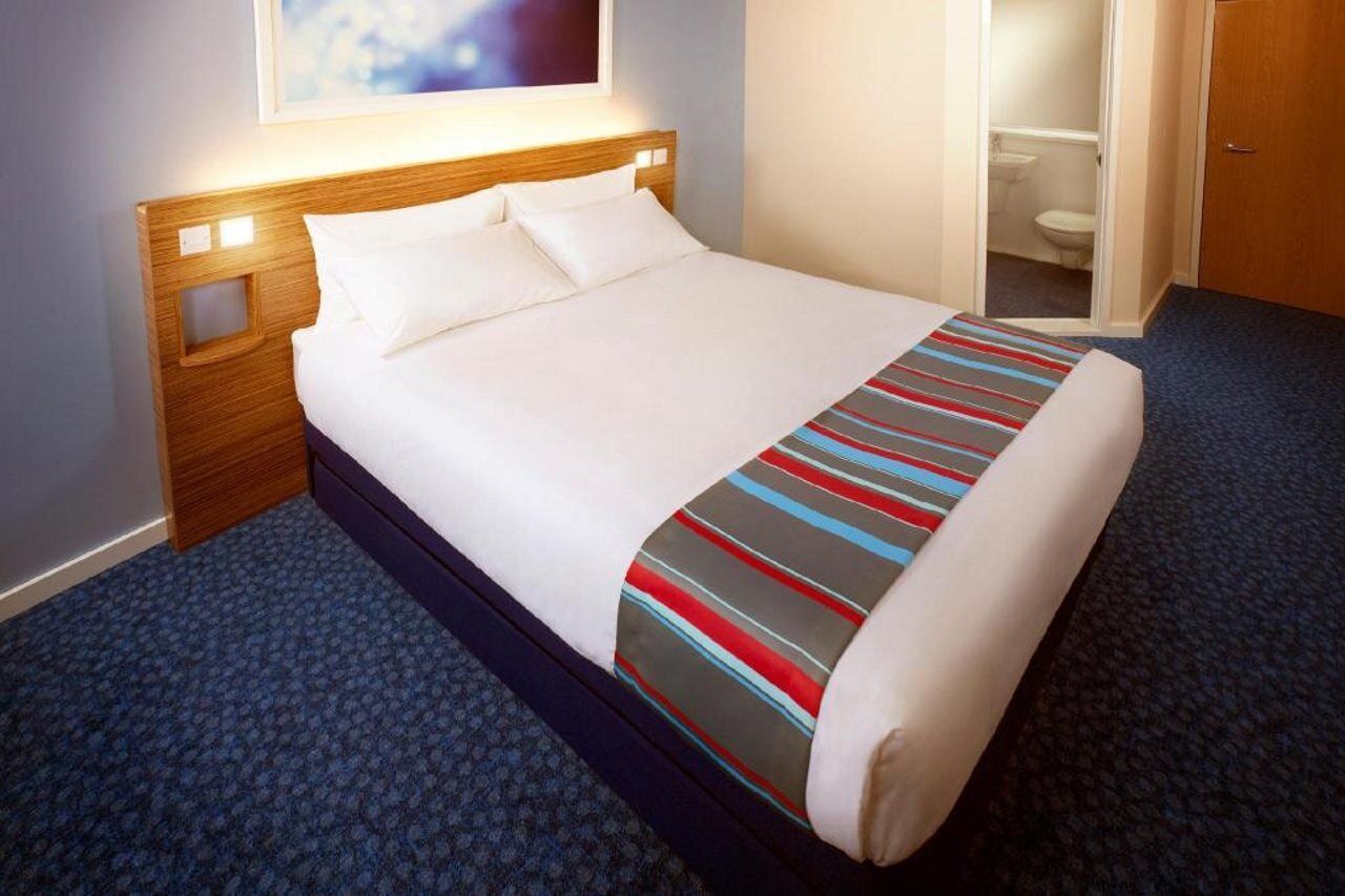Travelodge Cardiff M4 מראה חיצוני תמונה